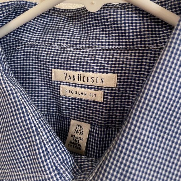 Men’s long sleeved Van Huesen shirt. - Picture 2 of 2